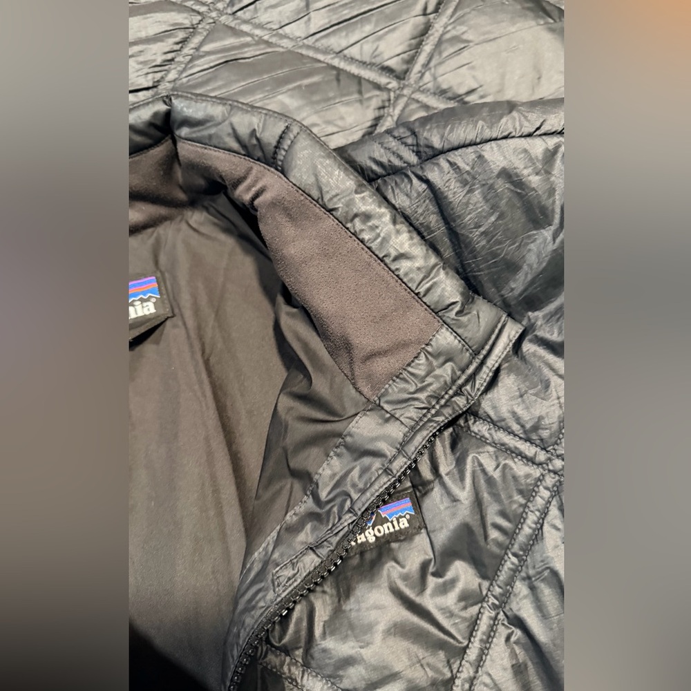 Patagonia Women's Pine Bank Insulated
Parka Size XL - Picture 4 of 6